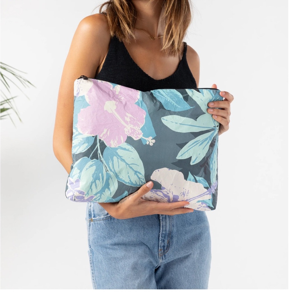 Aloha Collection Pau Hana Max Pouch